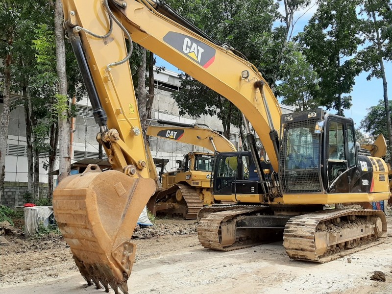 MONARK EQUIPMENT CORPORATION CATERPILLAR DEALER