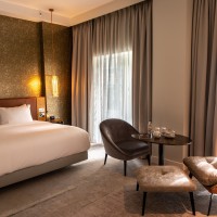 Lincoln Plaza London Curio Collection by Hilton