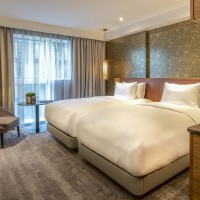 Lincoln Plaza London Curio Collection by Hilton